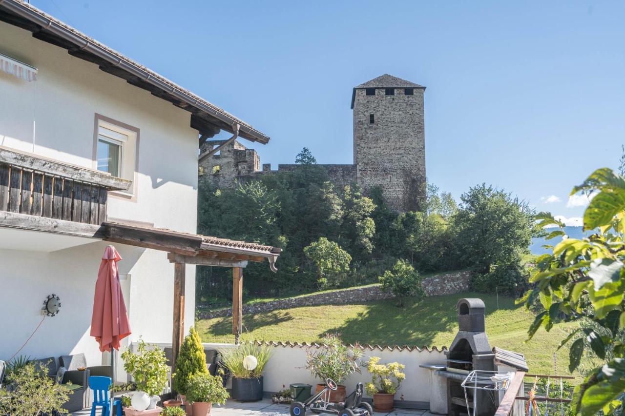 Ferienwohnung Bergblick-Schlosshof Vollan Extérieur photo