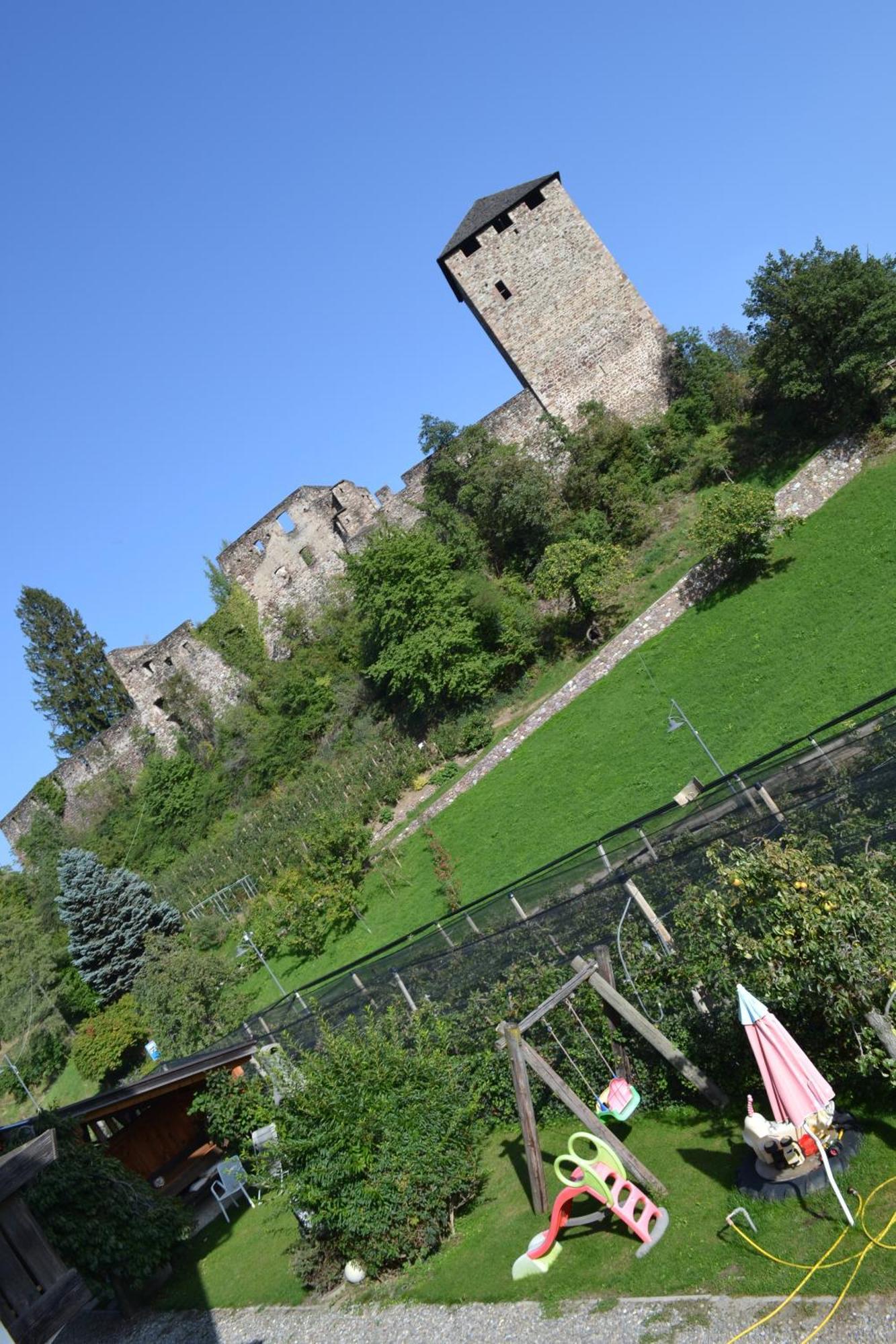 Ferienwohnung Bergblick-Schlosshof Vollan Extérieur photo